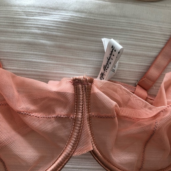 Elle Macpherson Intimates 34E bra (3 bras) - Picture 3 of 4
